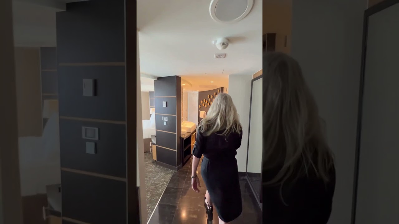 Almost Speedy Room Tour‼️Royal Loft Suite on Royal Caribbean&rsquo;s Ovation of the Seas! #royalcaribbean