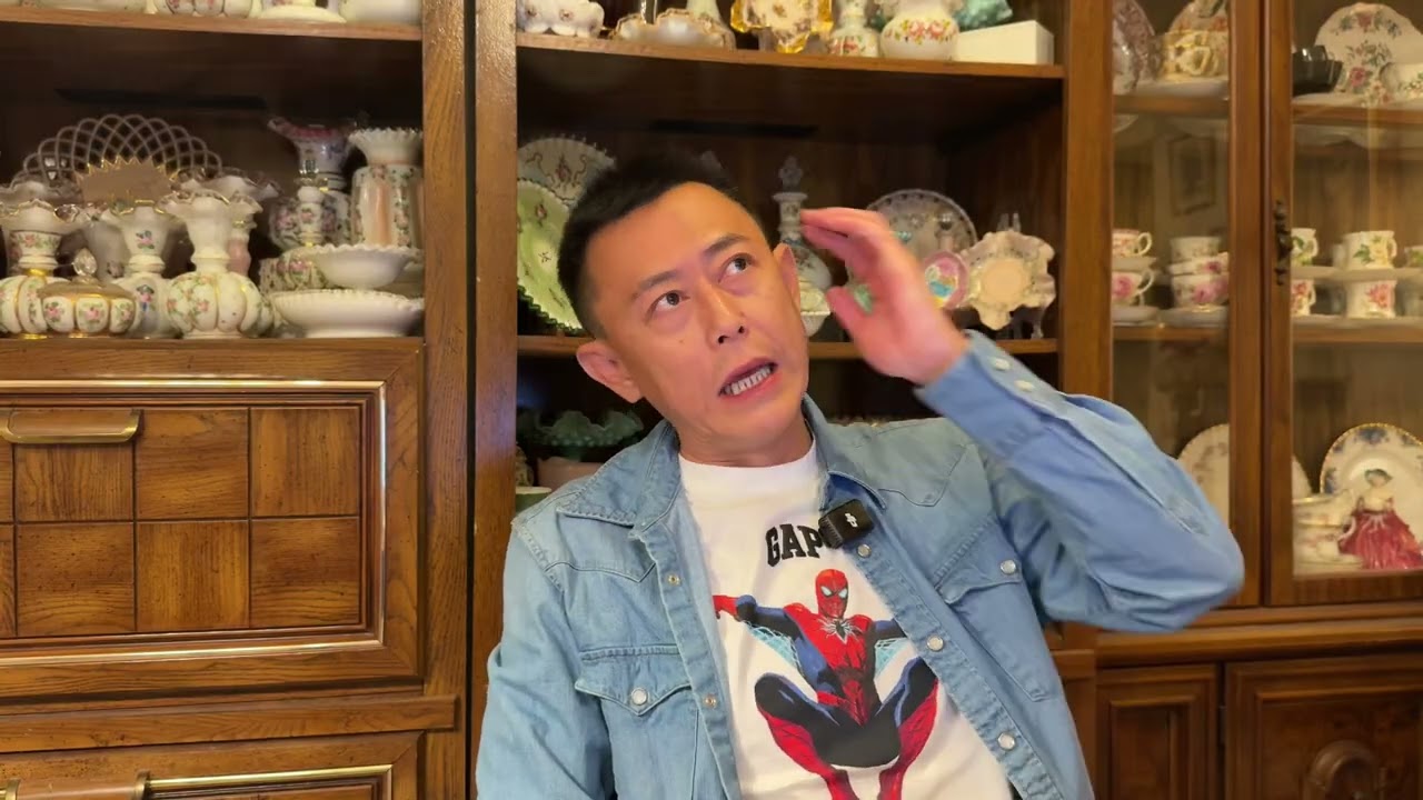 小道消息：秦刚为什么突然出现在国际音乐节？田田怎么样了？聊聊：宁可傍大款，也别傍大官。
