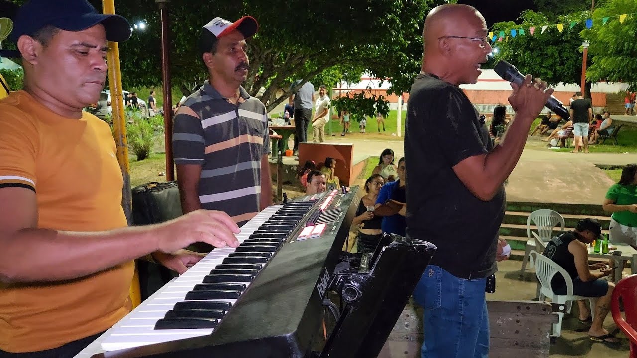 Os Solit&aacute;rios ao vivo no Bar do Fernando na  Pra&ccedil;a do Cedro Limoeiro-PE. 19/07/2025
