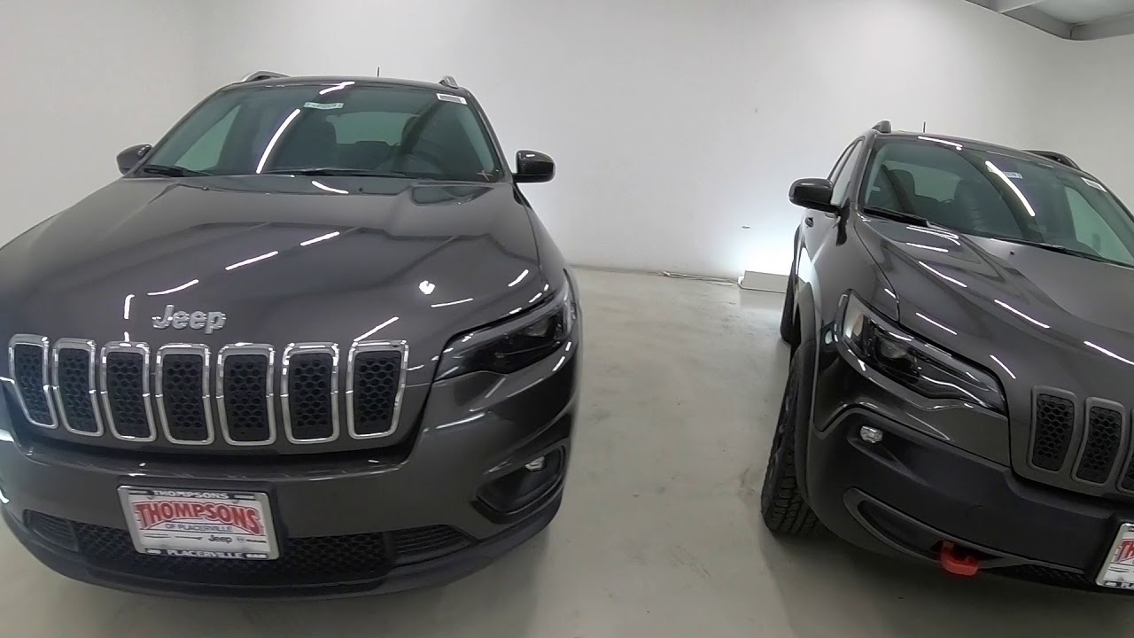 2019 Jeep Cherokee Trailhawk vs Latitude Plus