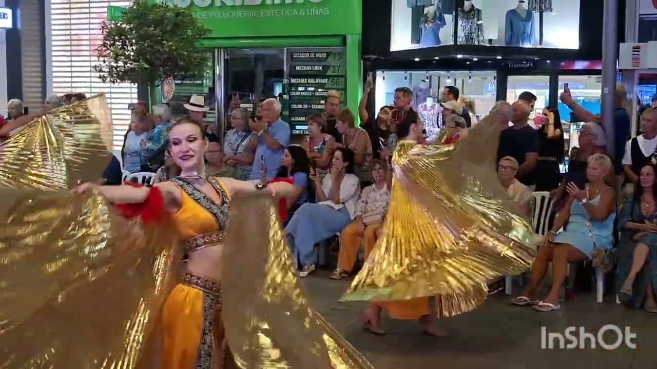 Benidorm Octubre 2025     La Entrada de Moros y Cristianos   Las historias de Ana y Marco 