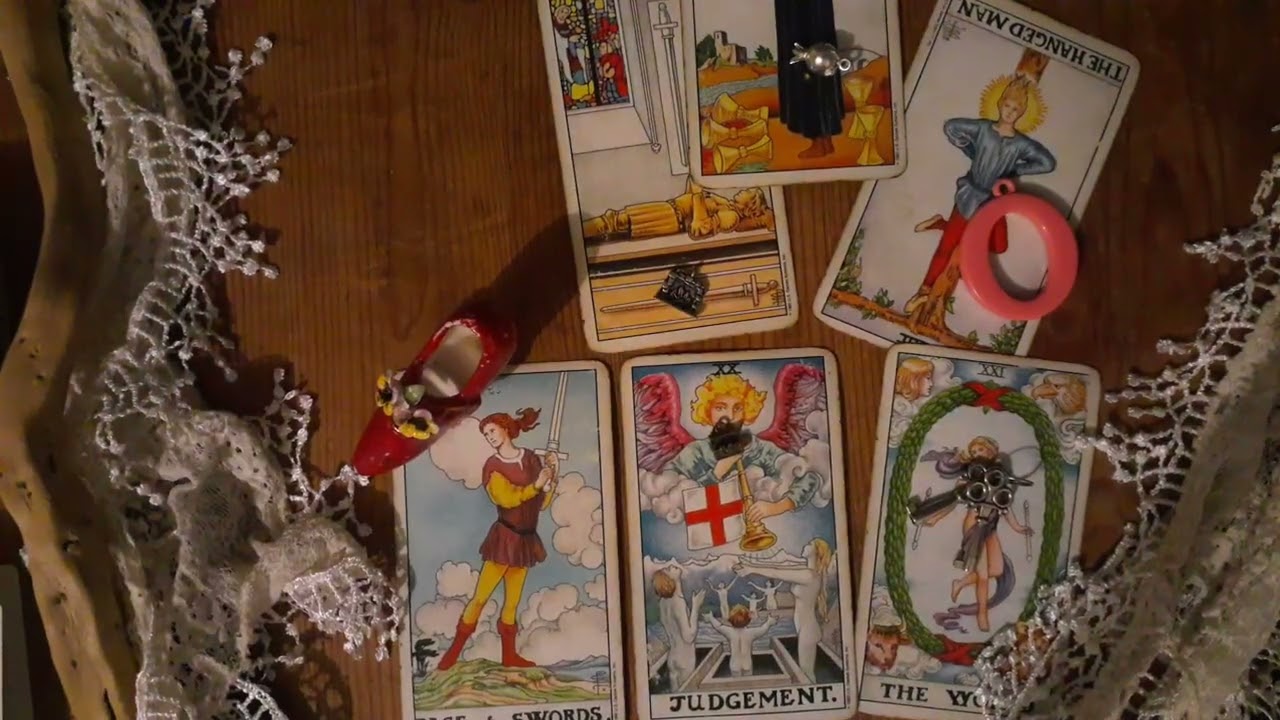 A Different Tarot Deck Daily Plus Charms  #tarottutorial #charmreading