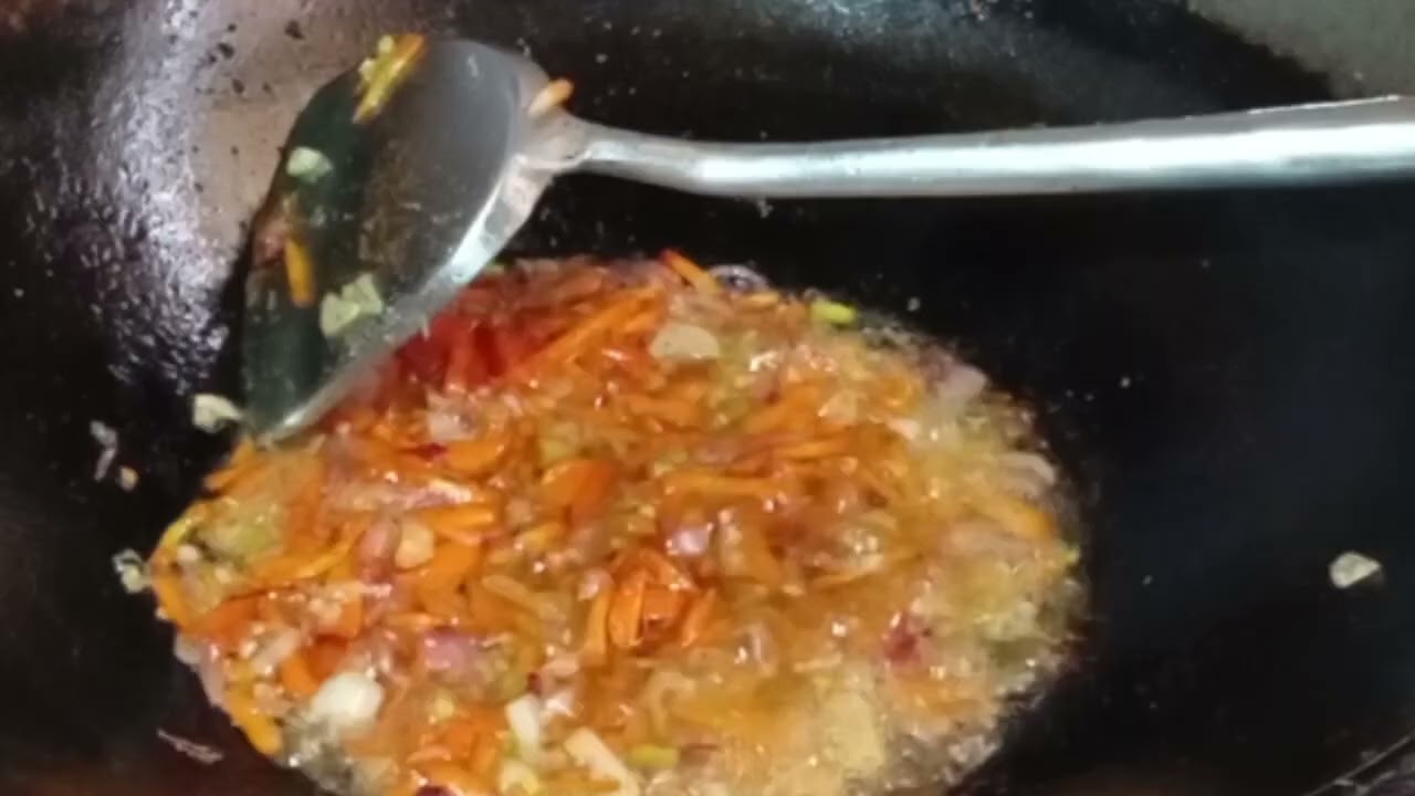 Nasi kuning+Ayam Serundeng