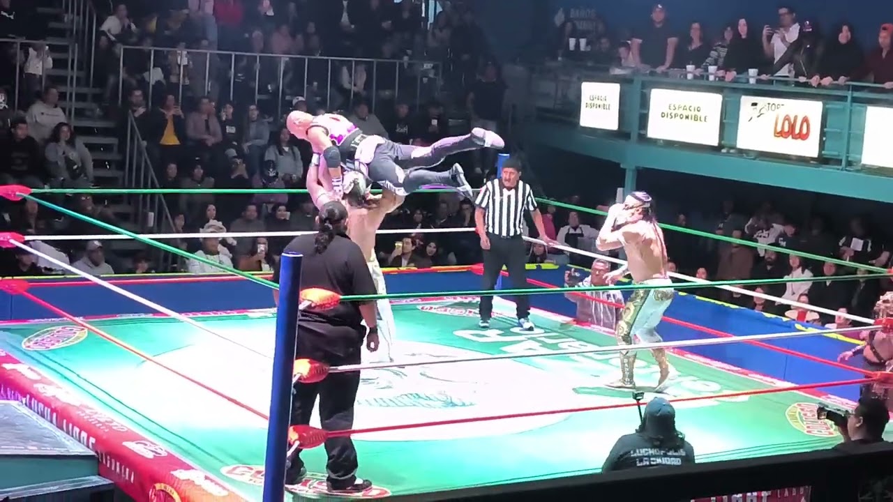 Bandido, Gravity y Magia blanca VS Mortus, Okomura y Yutani. Lucha estelar.