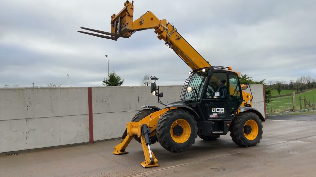 Lot 1 JCB 533-105 10.5m Telescopic Forklift