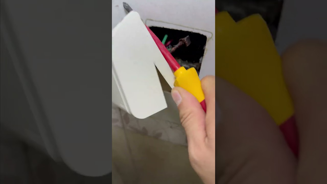 漏電斷閘維修也不是靠技術，有時候需要結合現場實際情況，真正解決不了完全的也要接來解決方案，這次的情況有些遺憾，因為整條線路出現了氧化不絕緣了，#線路故障排除與維修#青島電工