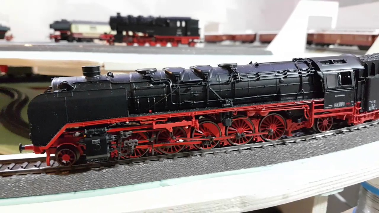 Märklins BR 45 mit Int.  Luxuszug 1910 MÄ 42754