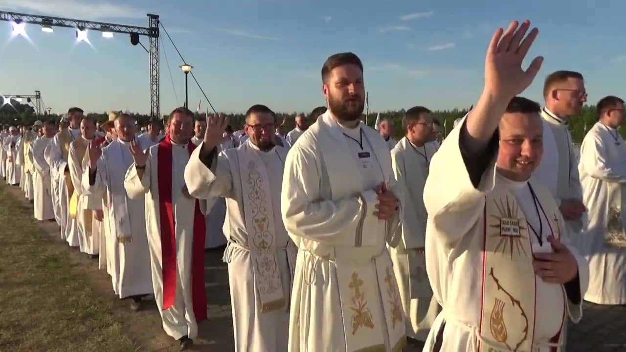 Lednica 2023 - Procesja kapłanów - Słuchaj Izraelu - Sól ziemi ,światłość świata