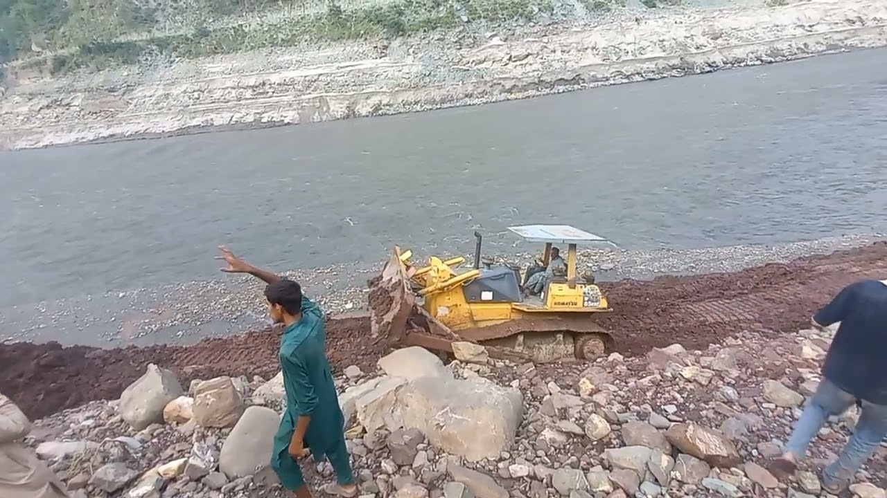 Dam Flushing: Stone & silt Removal in Reservoir with Dozer | Ensuring Smooth Water flow & capacity