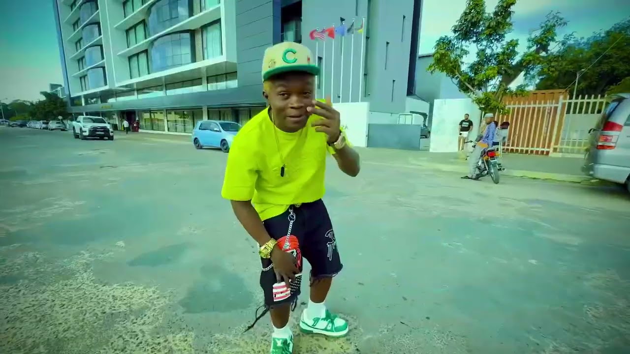 Novo Vídeo Lil Wayne de Moz Ta Olhar Oque