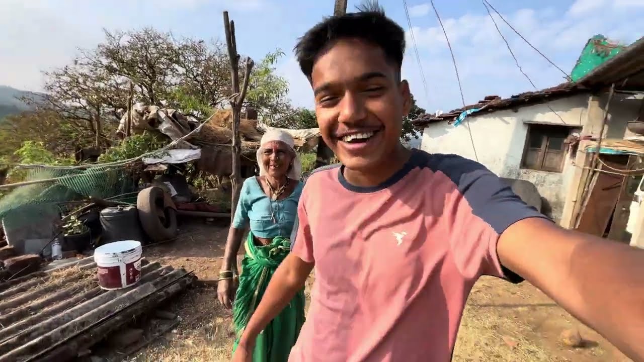 Vlog :-  2/100😍    मामाच्या गावाला सोडली कुत्रीचे पिल्ले🐶😢