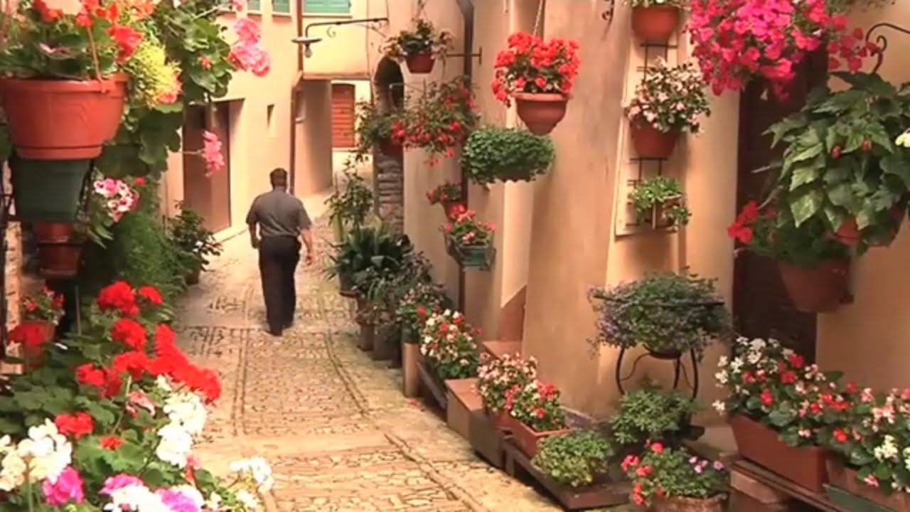 Rai - I borghi pi&ugrave; belli d'Italia - Un programma di Roberto Vecchi - Spello