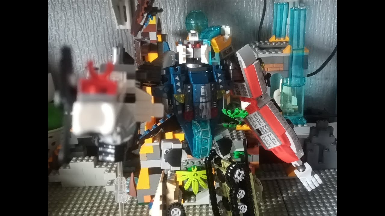 Sembo block military mech combiner stop motion build