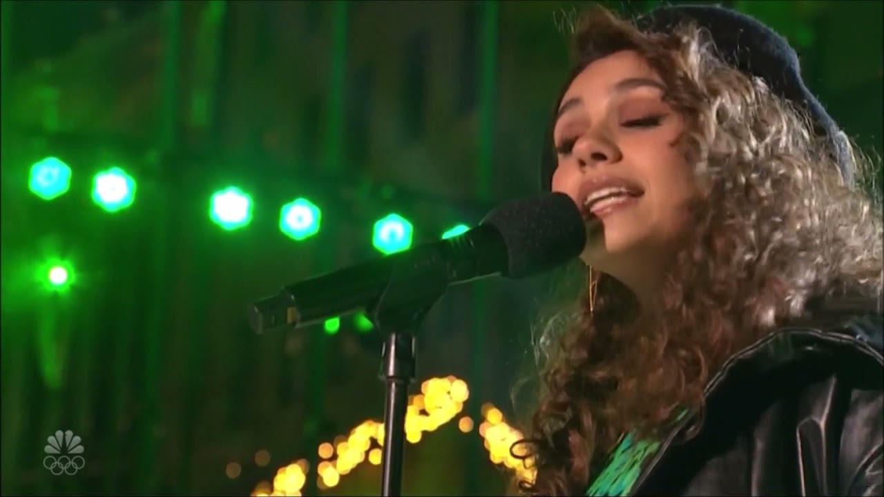 Alessia Cara Sings 