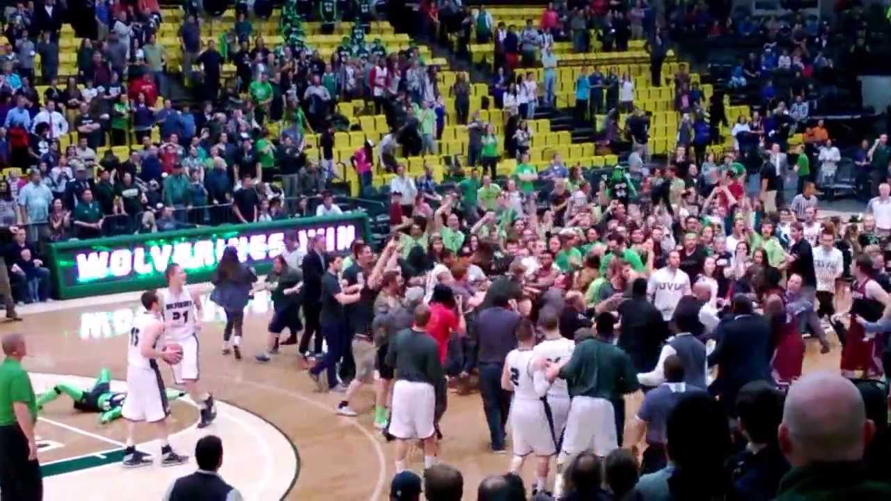 Brawl Fight between fans and New Mexico State Players UVU vs NMSU Utah Valley - 27 Feb 2014