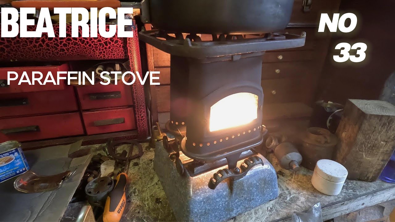 1940 BEATRICE NO 33 CAST IRON PARAFFIN STOVE SHED COOKING