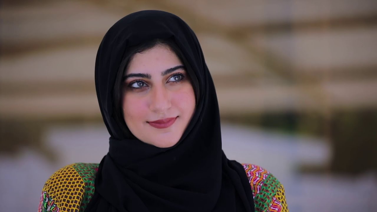يدأ بيد