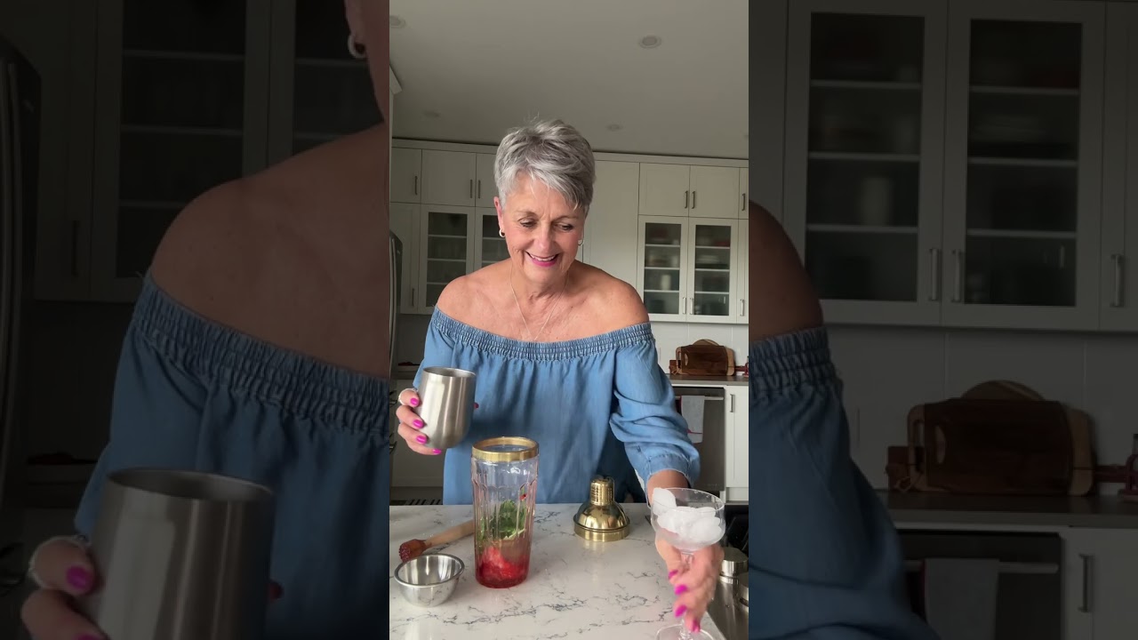 Strawberry Basil Gin Smash 