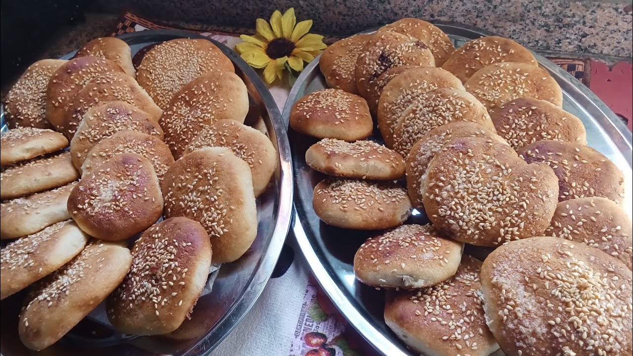 القرص الطريه من أجمل المعجنات خطيره💐بحشوه السكر والقرفه