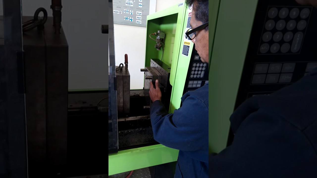 Inyección de plástico: Interpretación y ajuste, tablero de control máquina Engel 2