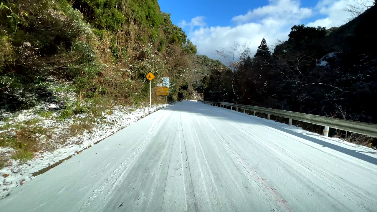 【車載動画】(4K60p)福岡市早良区 三瀬峠降雪状況(2020.12.31) 峠頂上〜福岡側旧道入口