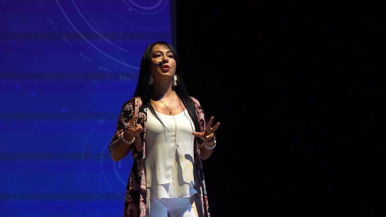 El Poder de la Resiliencia de la Mujer | Mar&iacute;a Cristina Ru&iacute;z Vallejo | TEDxCaliWomen