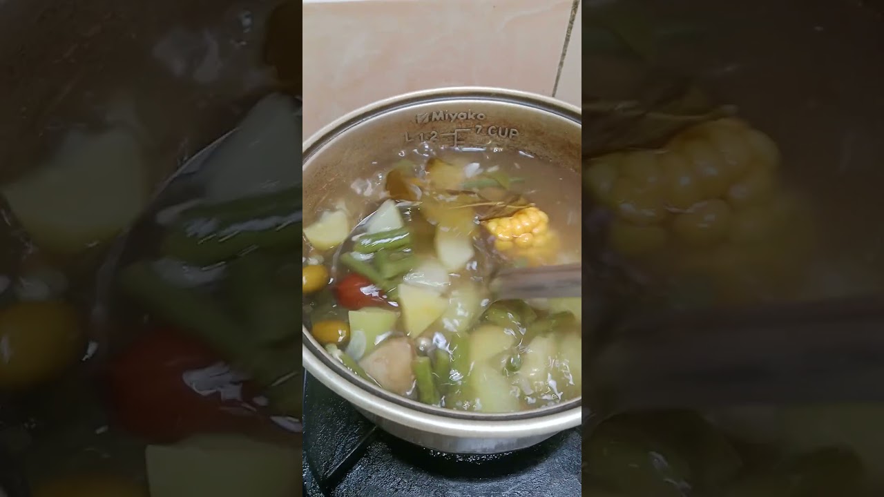 sayur asem.. cocok sm cuaca skrg  ini..panas ceterr dr kmarin.