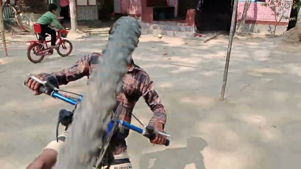 বেচারা সোহান ভরদুপুরে রোদের মধ্যে সাইকেল চালিয়ে ক্লান্ত হয়ে গেছে 