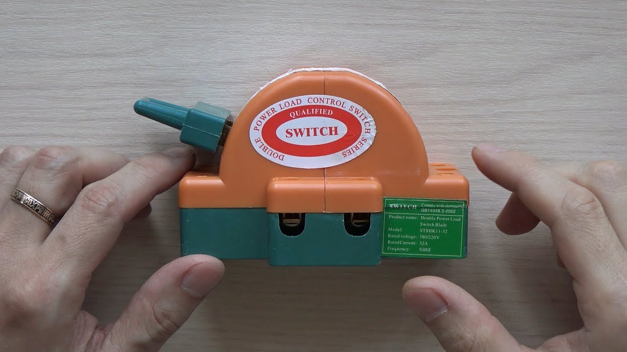 Реверсивный рубильник на 32 ампера из Китая. Установка в щит ABB AT52.