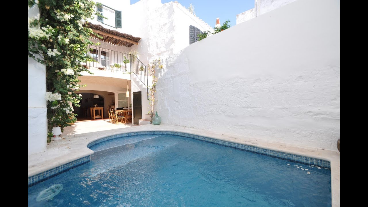 Casa de más de 300 años situada en el centro histórico de Ciutadella, Menorca.