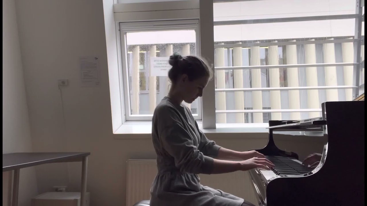 Й. С. Бах. Прелюдія і фуга a Moll (WTC Teil II ). Виконує Лозіна Софія