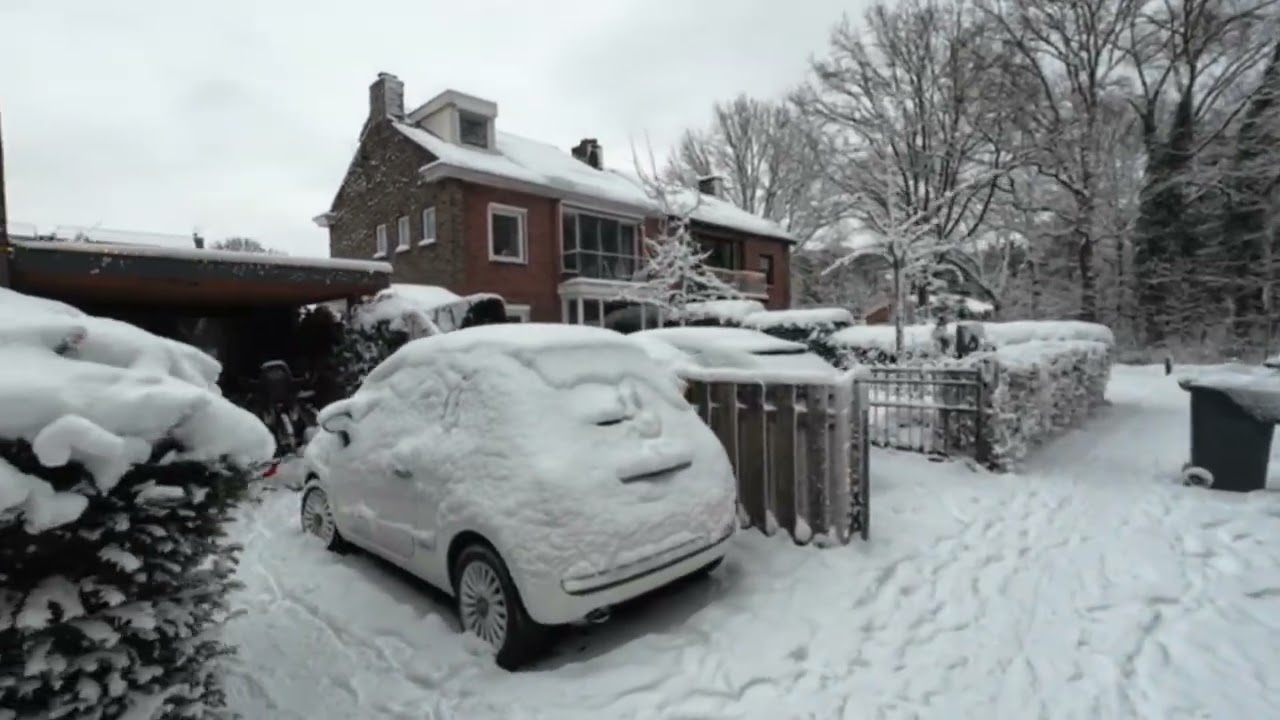 Lekker wandelen in de sneeuw op 07-01-2026 in Harderwijk 