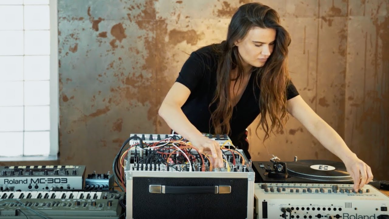 ONYVAA | MODULAR TECHNO LIVE JAM 001 | TR - 909 | EURORACK | FIELD RECORDING