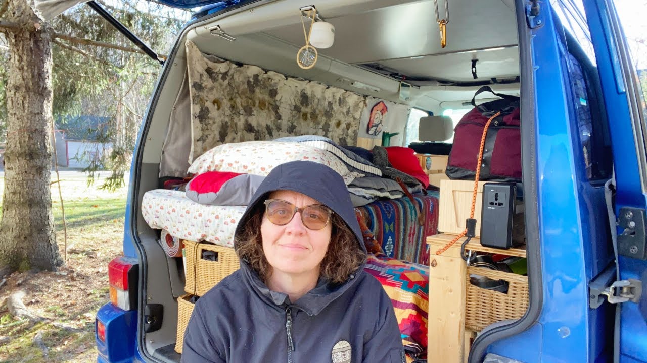 Cozy Van Life: Embracing Winter in a Charming Historic Village