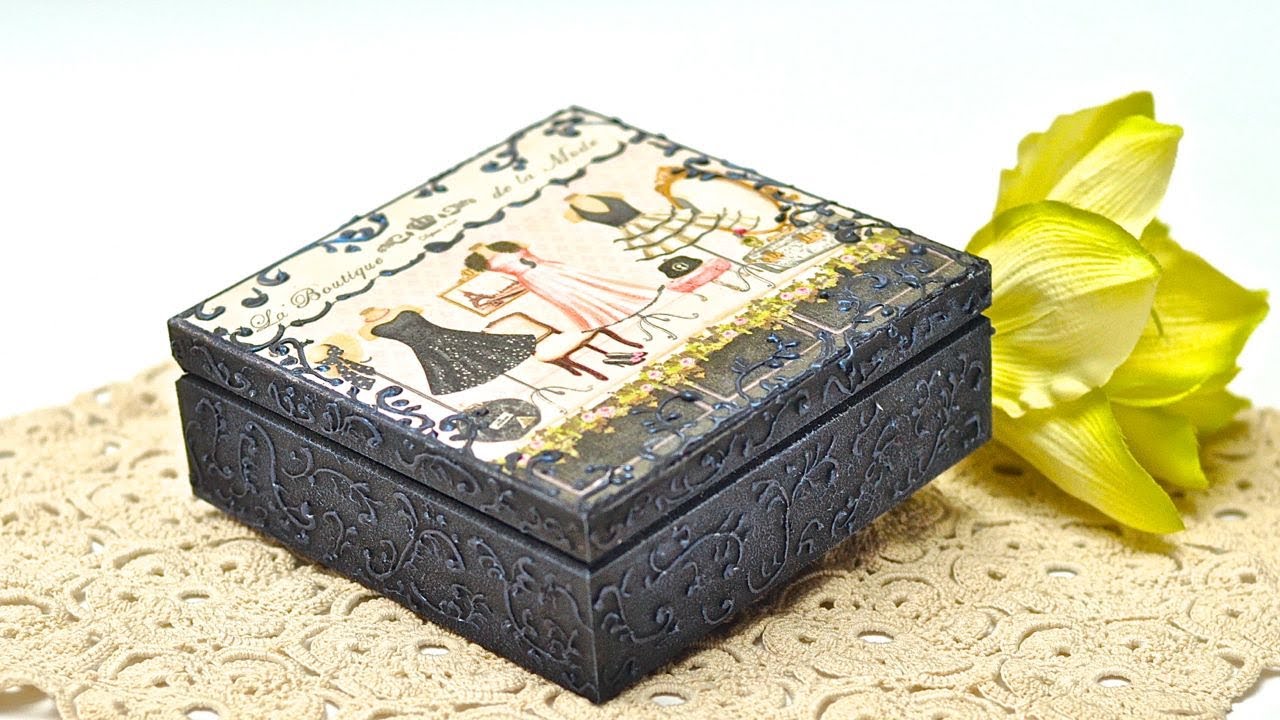Decoupage krok po kroku - modowe pudełko z zawijasami strukturalnymi, pasta woskowa chameleon - DIY
