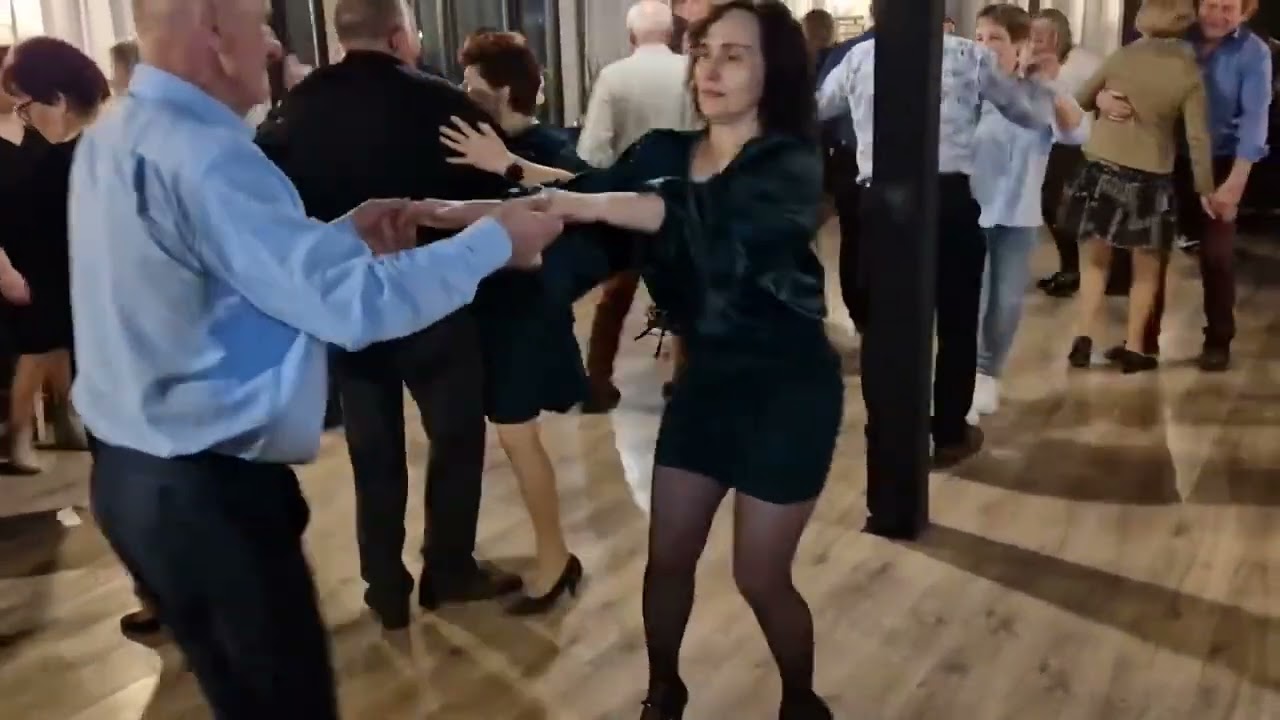 U tej Tancereczki wdzięk i uroda idą w parze z pięknym tańcem!