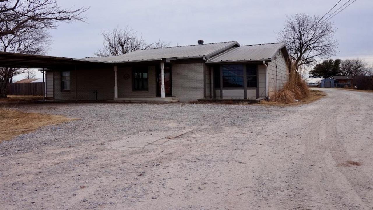 108 E South St, Archer City, TX Presented by Tim Lockhart.