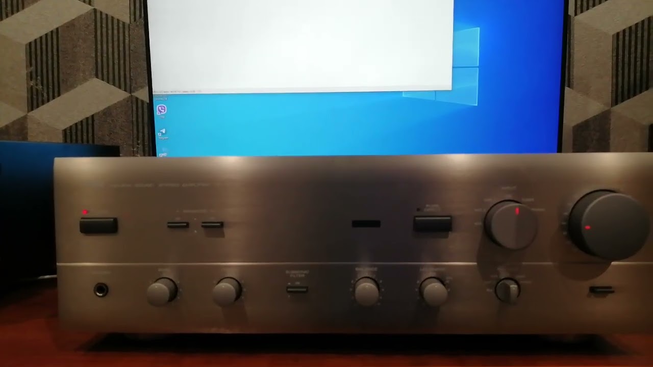 YAMAHA AX-570