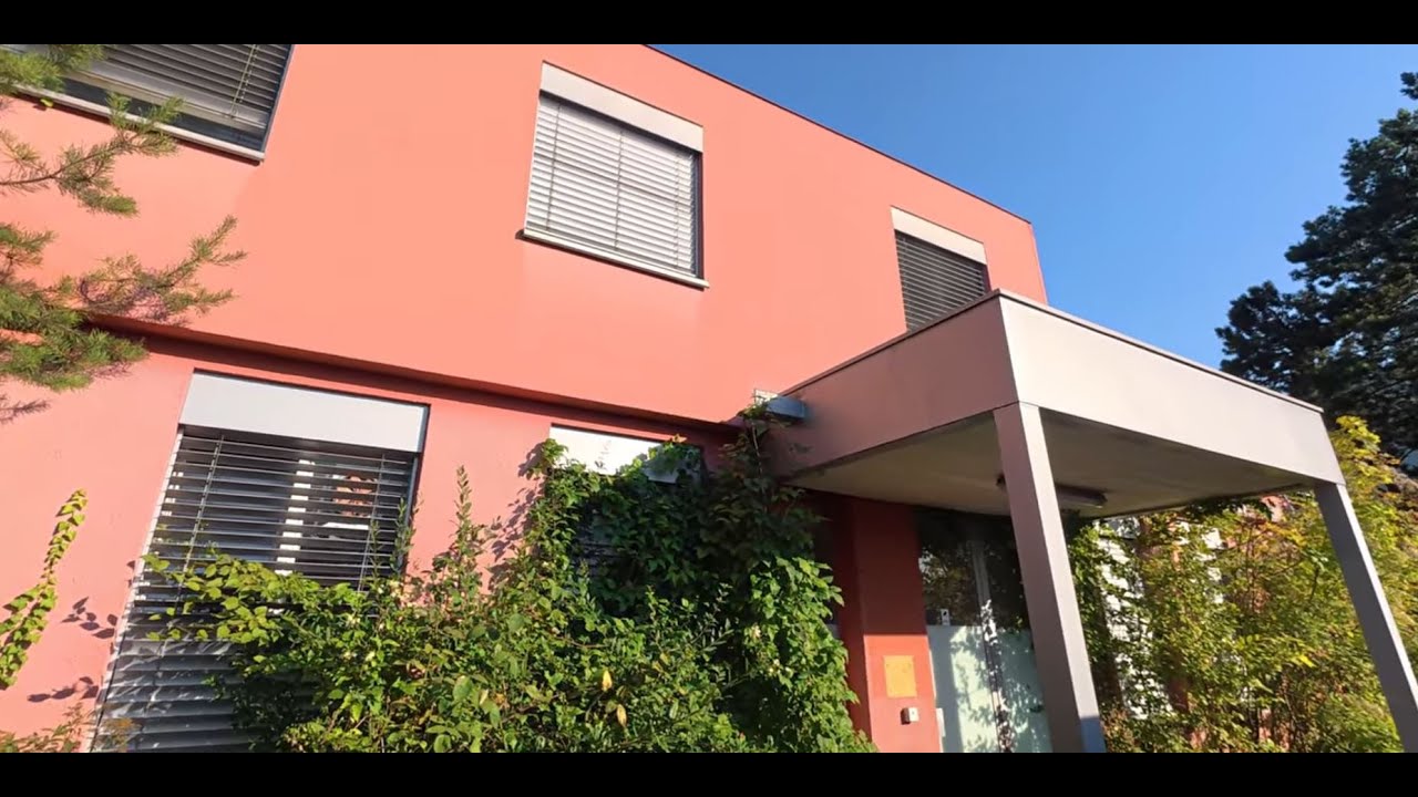 Exploring a small empty house (randomly found it.)