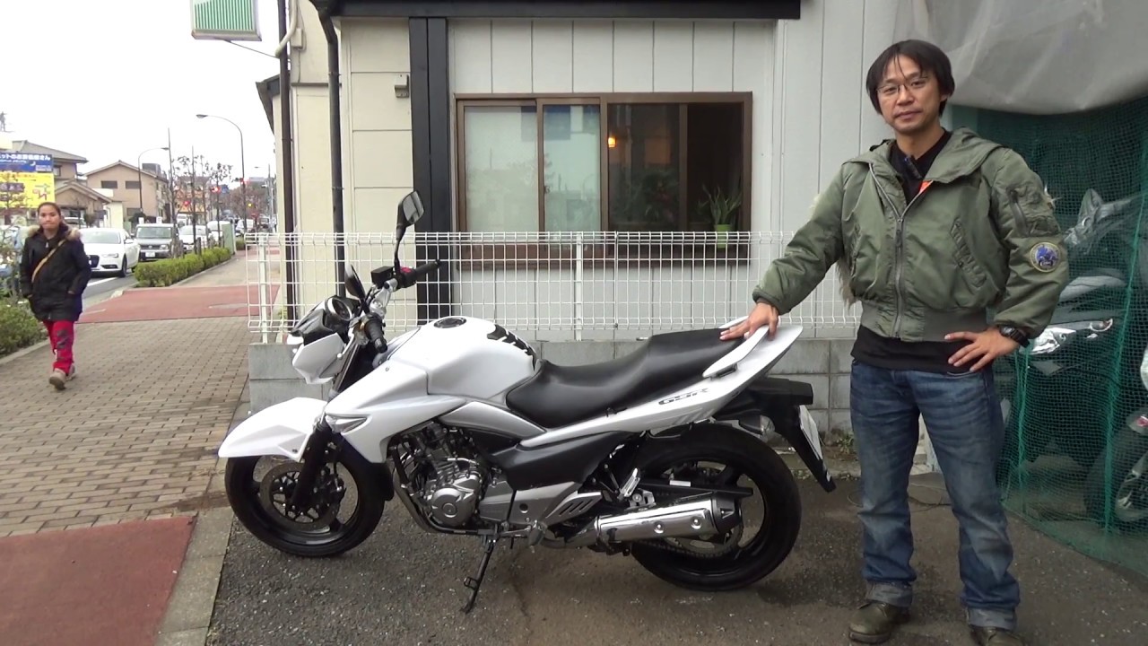 GSR250参考動画：センタースタンドの簡単なかけ方と外し方