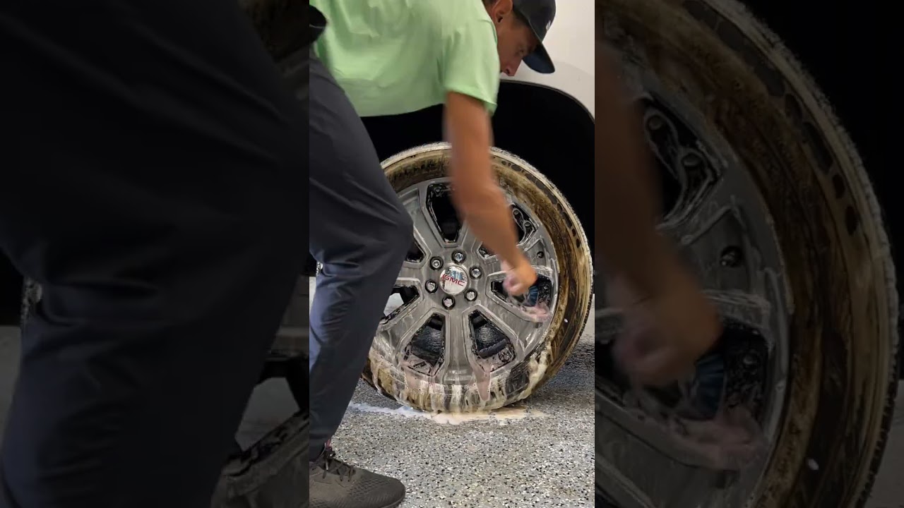 Wheel Cleaning Marvel | Dark Fury & White Wall 1000: GMC Truck Detailing Demo | Superior Products