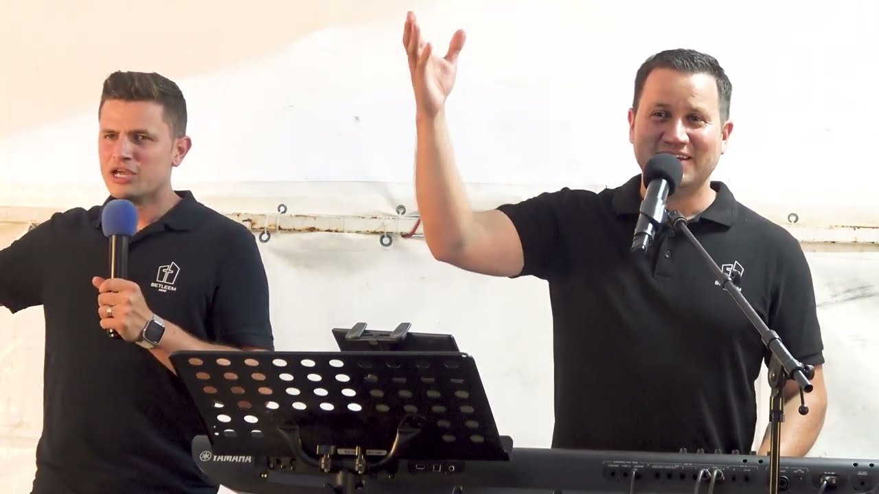 DERNA  Evanghelizare la cort - Manu Negrea  *Un grupaj de cântări*