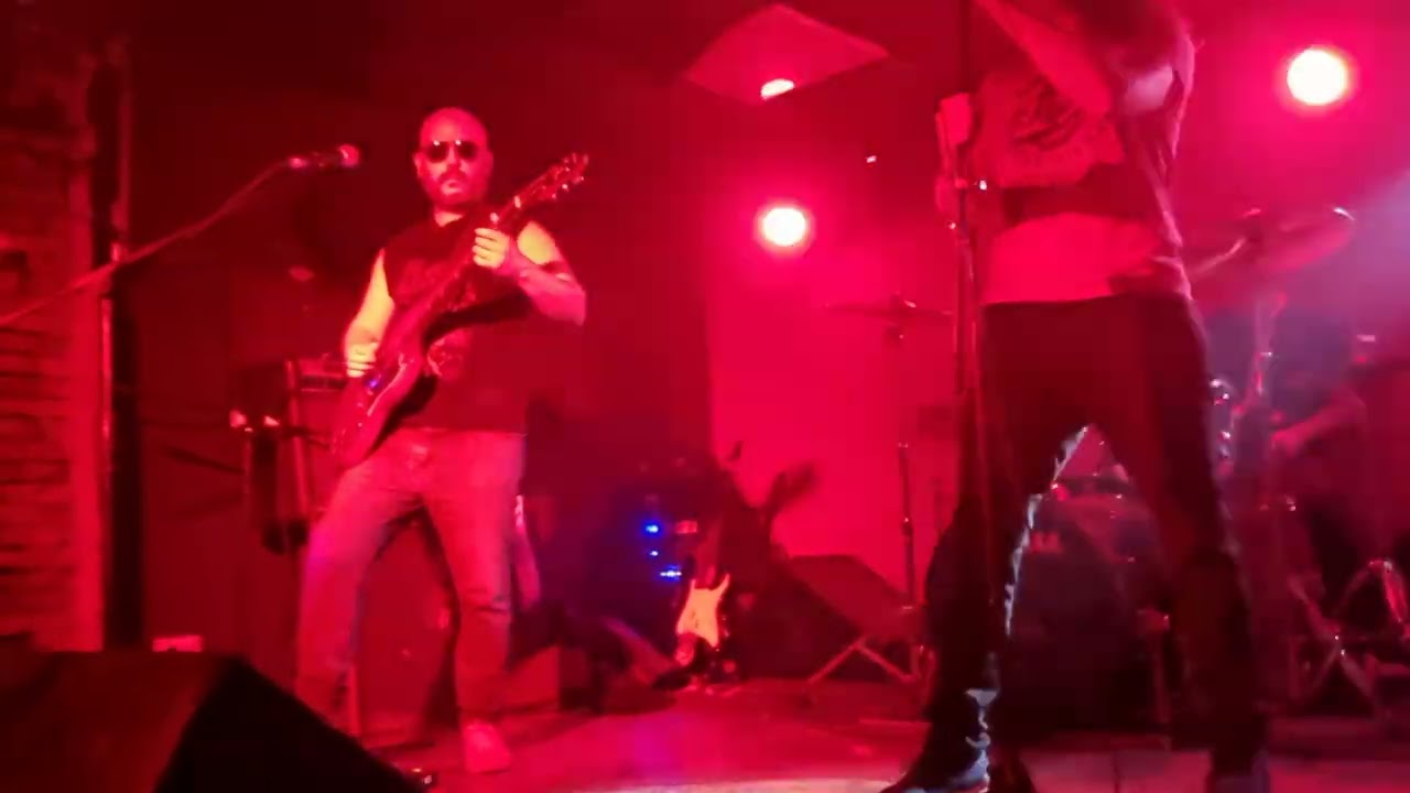 Embryo - Junior's Eyes (Black Sabbath COVER) en Sangre Negra