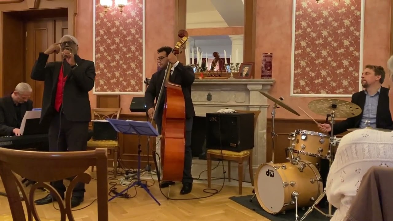 Lee Davison Band at Berchtold - Your Mind Is On Vacation