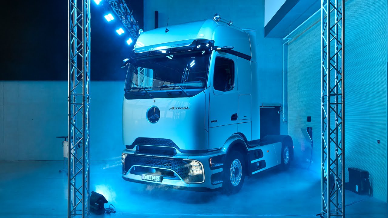 Weltpremiere: Mercedes-Benz Actros L • Truck & Trailer Welt