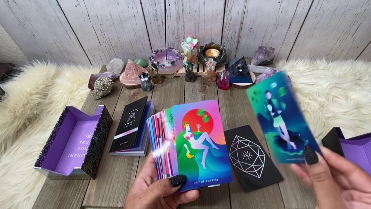 Deck Review: Mystic Mondays Tarot by Grace Duong