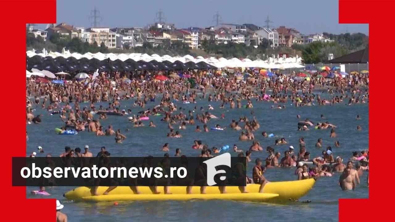 Staţiunea în care hotelurile au grad de ocupare 100%. Plajele sunt pline ochi de turişti