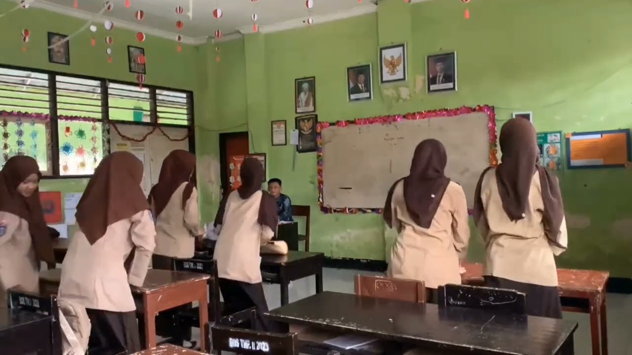 kelompok 3 (PENDIDIKAN SOSIAL BUDAYA) 