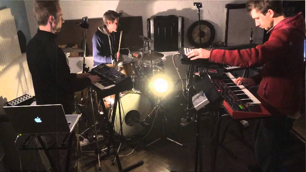 Robert Logan - Phrack [live in the studio]