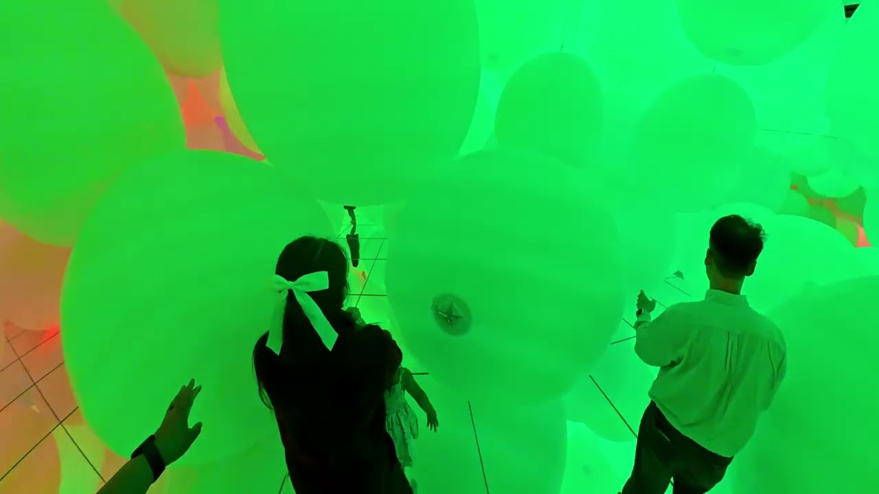 Inside the Viral teamLab Balloon Room in Japan 🎈✨ (Mind-Blowing Experience)